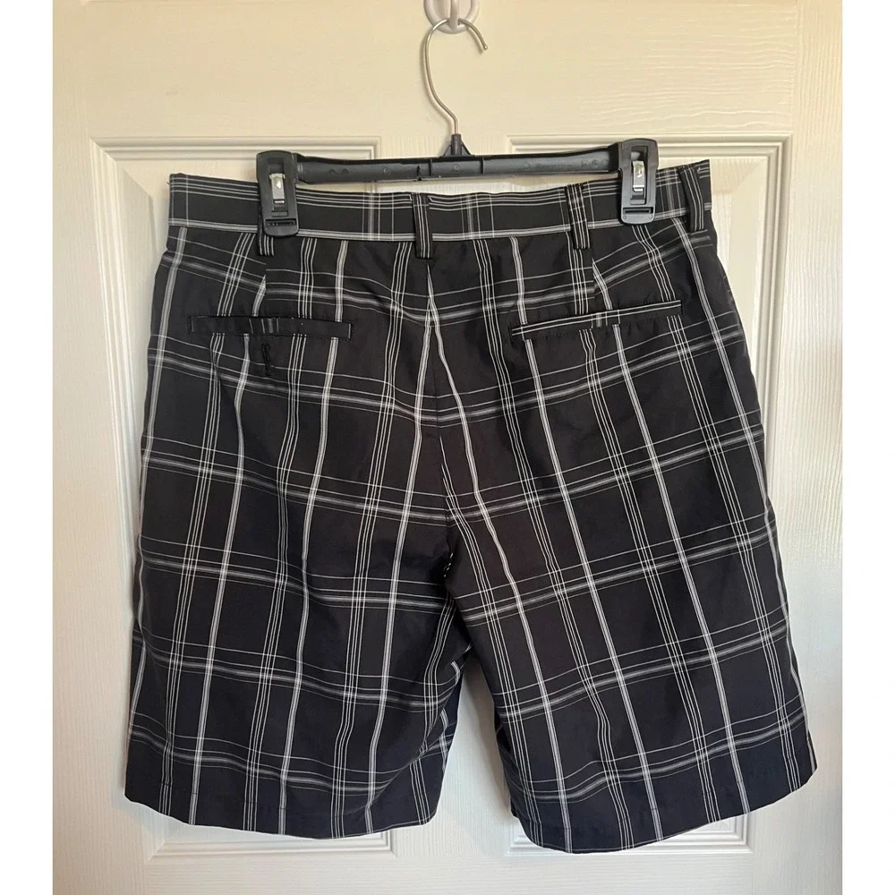 PGA TOUR Mens Plaid Golf Shorts Flat Front Sz 32 Black White Polyester